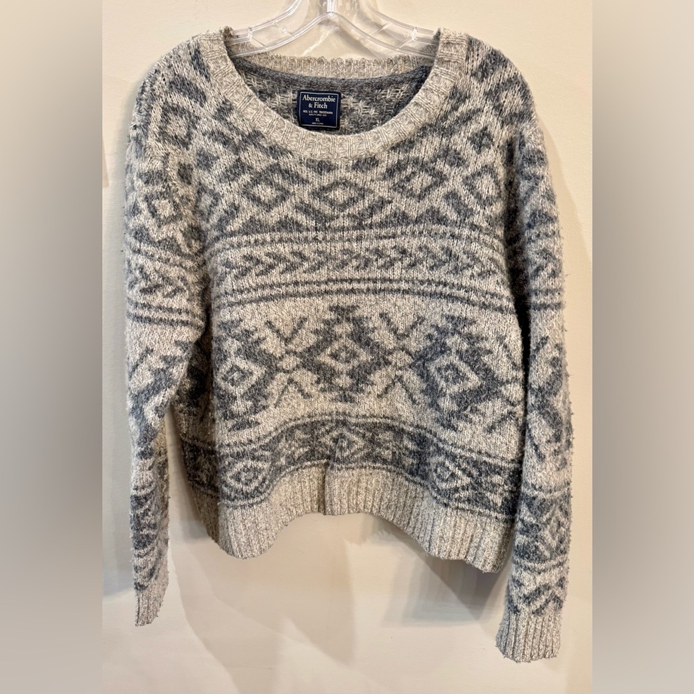 Abercrombie & Fitch Wool Gray Geometric Sweater